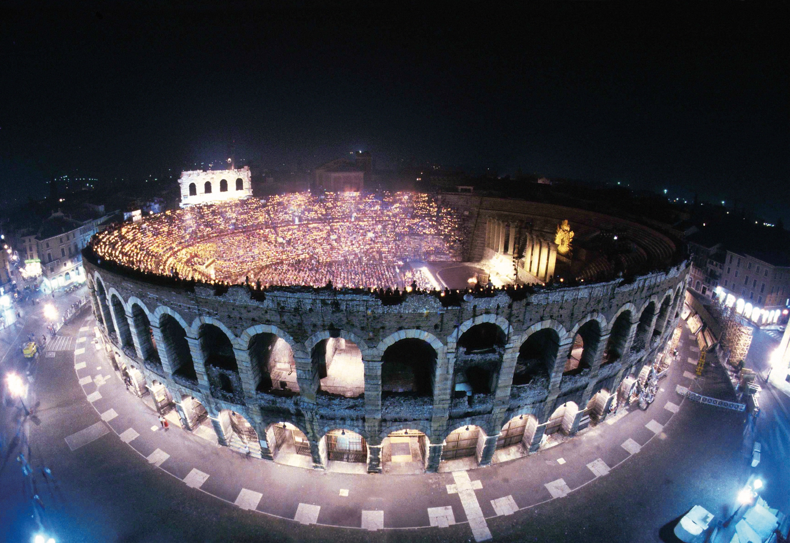 Arena-di-Verona-lirica-aida